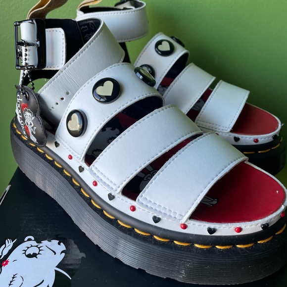 NIB Martens Vegan Clarissa II Betty Boop Platform Sandals